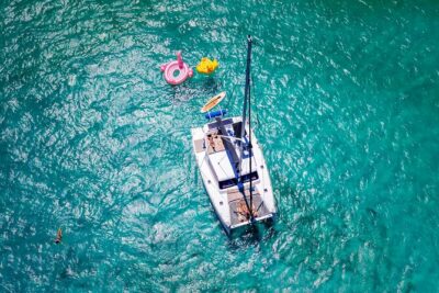 Tulum: Romantic Dinner on 34' Aventura Catamaran – All Inclusive - The 3-hour flow: cruise, sunset mood, then four courses onboard