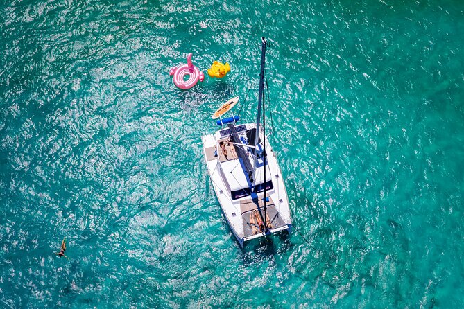 Tulum: Romantic Dinner on 34' Aventura Catamaran – All Inclusive - The 3-hour flow: cruise, sunset mood, then four courses onboard