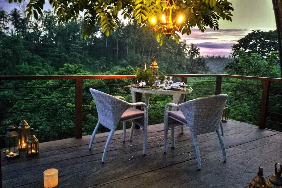 Ubud: Romantic Dinner on a Forest Tree Deck - Halal and Vegetarian Setups: The Mocktail Swap Matters