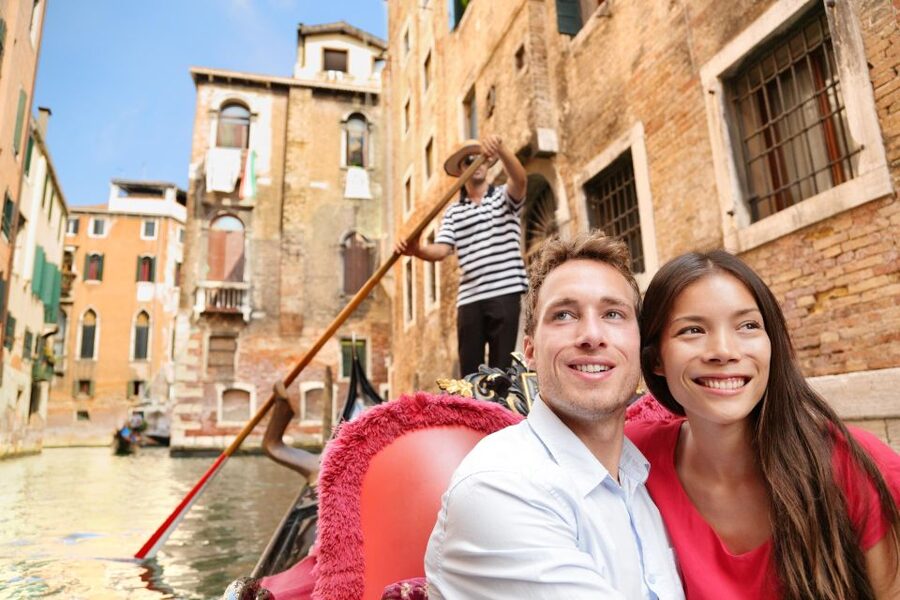 Venice: Romantic Gondola tour and Dinner for two - Price and value: does $520.29 per person make sense?