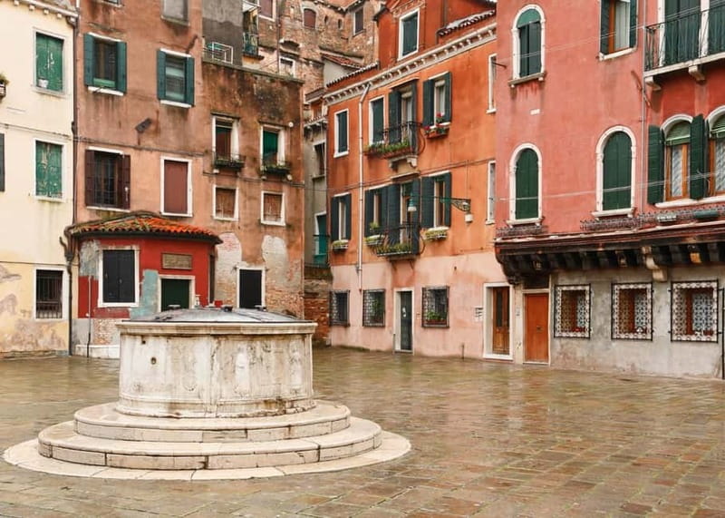 Venice: Winter Walking Tour & Romantic Gondola Ride Upgrade - Why winter is the right time for this Venice plan
