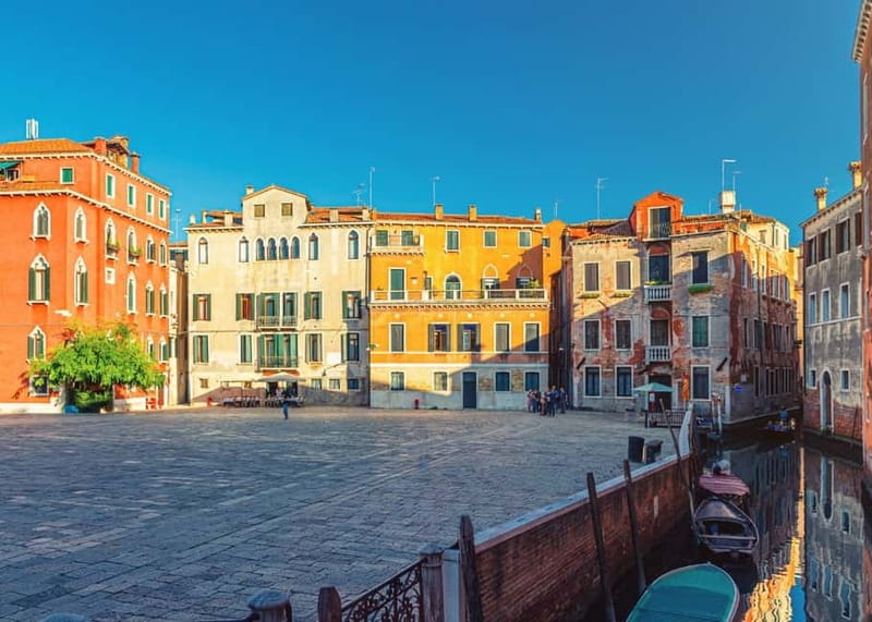 Venice: Winter Walking Tour & Romantic Gondola Ride Upgrade - Should you book the Winter Walking Tour and Gondola upgrade?