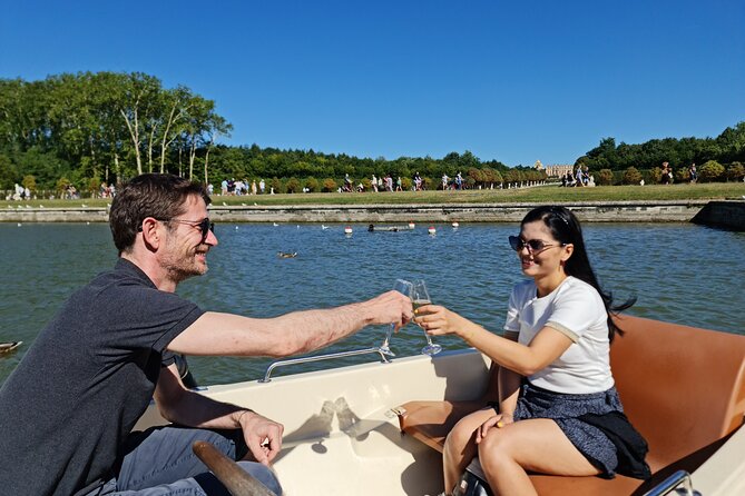 Versailles Golf Cart Guided Tour and Romantic Boat with Champagne - Guides and the tone of the day: why names like Nima and Momo came up