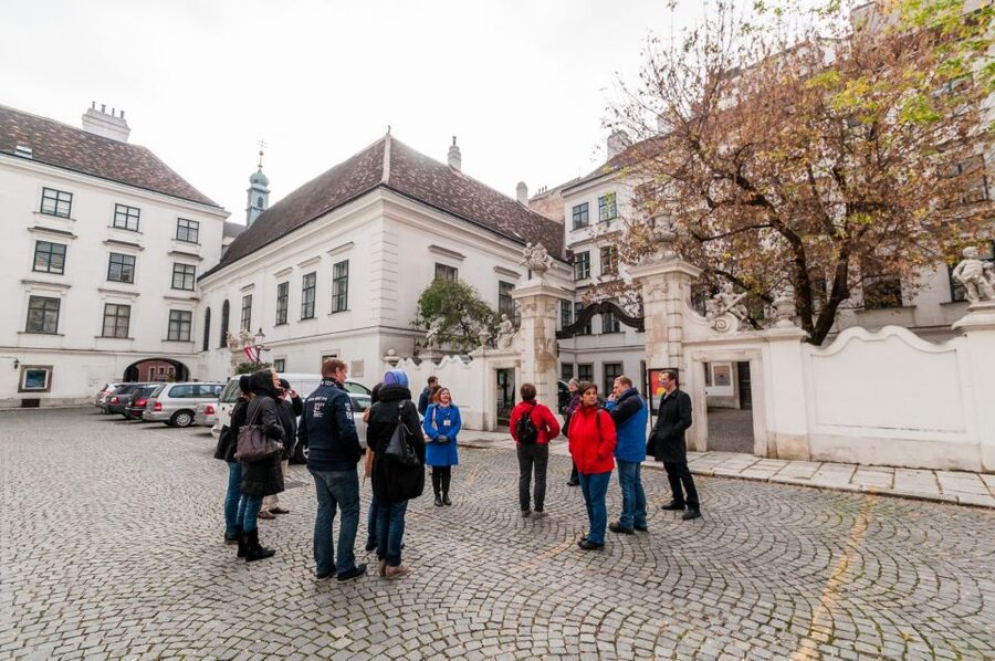 Vienna: Romantic Old Town 2-Hour Discovery Tour - Greek Quarter by the Danube: trading streets with battlefield memory