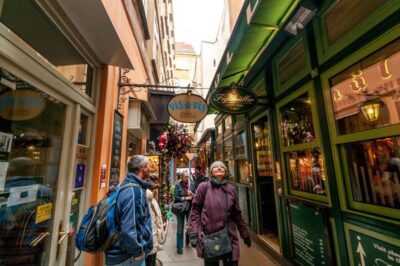 Vienna: Romantic Old Town 2-Hour Discovery Tour - Romans, Jews, and traders: why Hoher Markt feels like the city’s control room