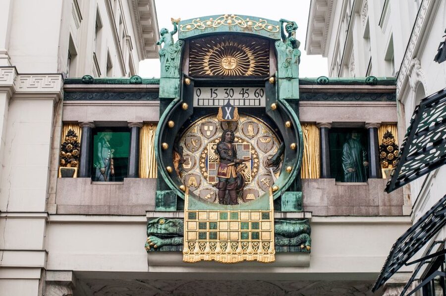 Vienna: Romantic Old Town 2-Hour Discovery Tour - Narrow streets and back courtyards: the medieval reality check
