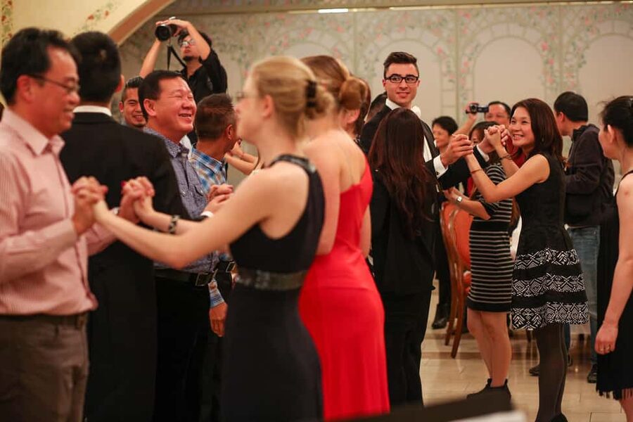 Vienna: Viennese Waltz Beginner Workshop for Couples - Dress, Shoes, and Practical Prep