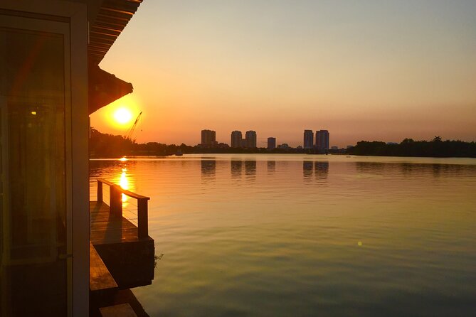 VIP Tour in Saigon: Romantic Sunset Cocktail by SpeedBoat - What to Pack: Umbrella, Jacket, and Photo Gear