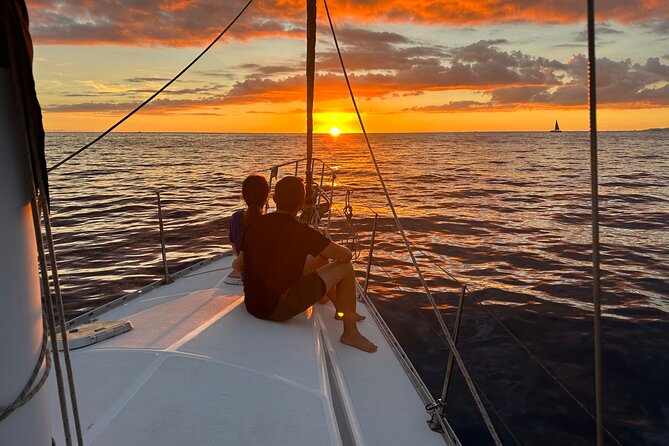 Waikiki private Day Tour and Sunset sail for couples - Why a private couples sail beats the usual Waikiki scene