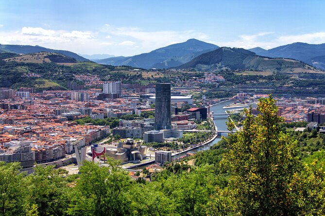 Year of Love in Bilbao: Self-Guided Romantic Puzzle Quest - How the Questo app game unfolds (and what to watch for)