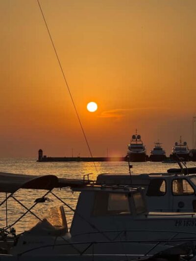 Zadar: Romantic Sunset Boat Tour with Champagne - The one-hour plan: from Obala kneza Branimira to Sea Organs